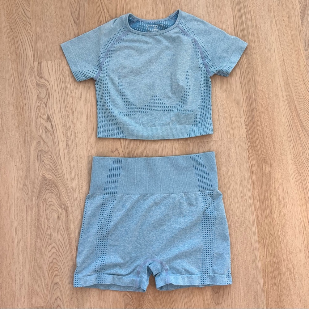 Astoria light blue workout set